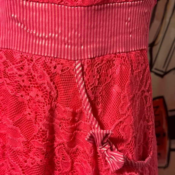 Sourpuss fuchsia lace sleeveless fashion dress with bow detailing with netting - Picture 9 of 13